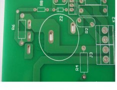 PCB钻孔时垫板选择技巧